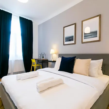 Heart Of The - Cozy In Prime Location Bucarest