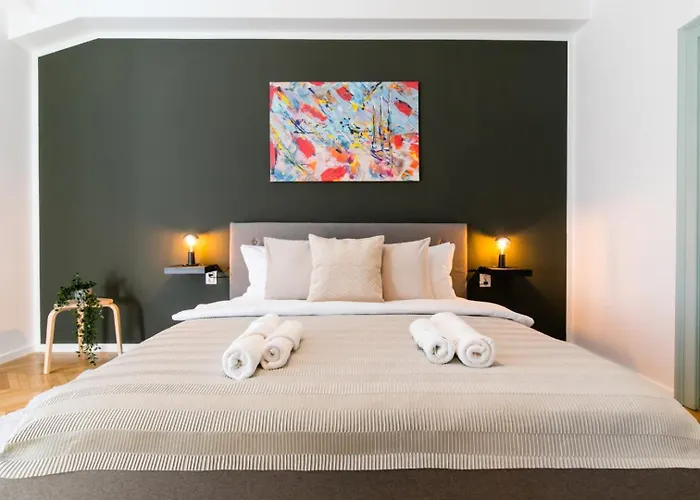 Heart Of The - Cozy In Prime Location