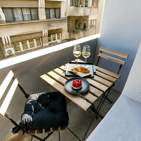 Heart Of The - Cozy In Prime Location